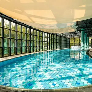Otel Corendon Amsterdam Schiphol Airport, A Tribute Portfolio
