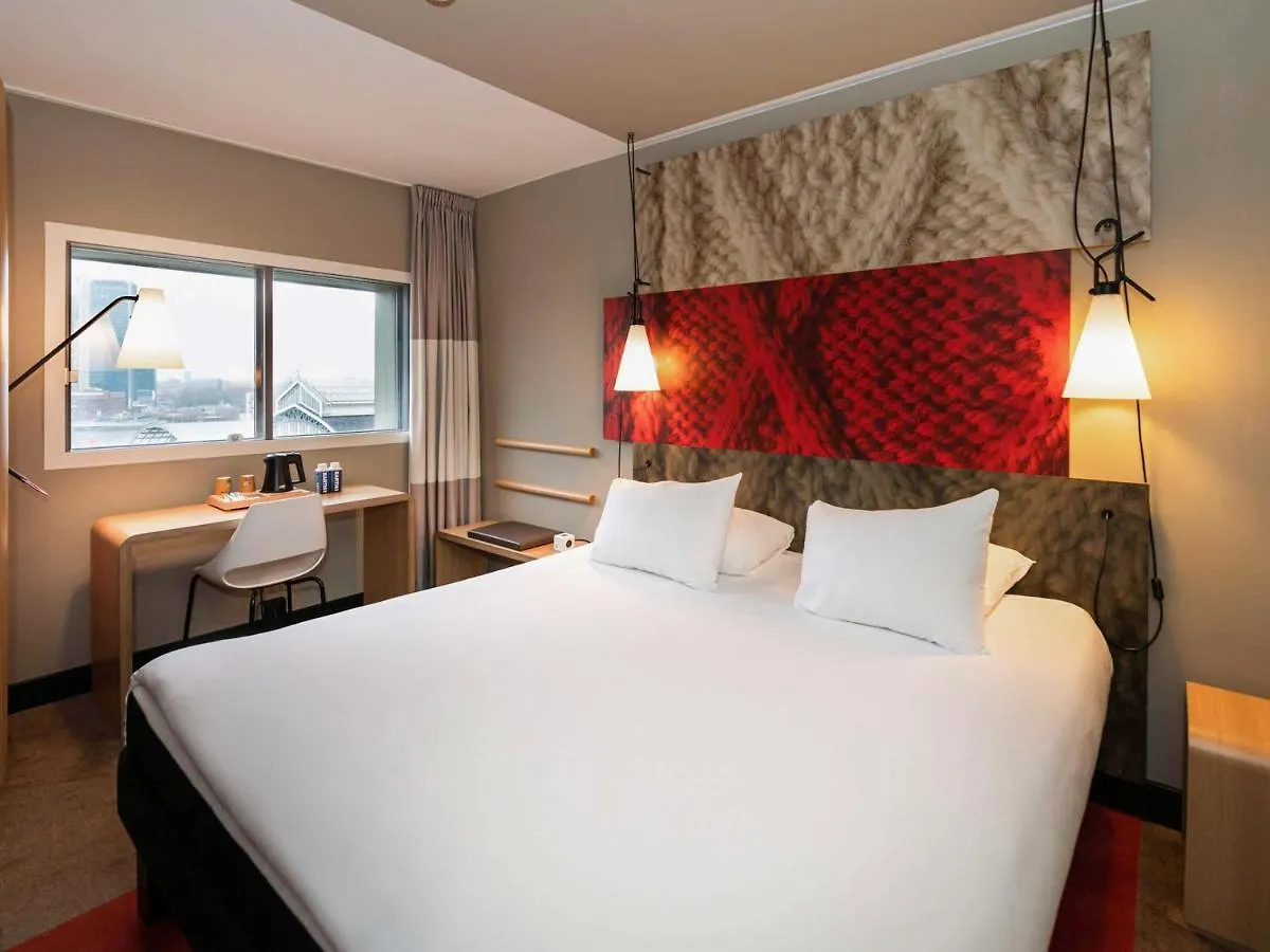Ibis Amsterdam Centre Hotel 3*,
