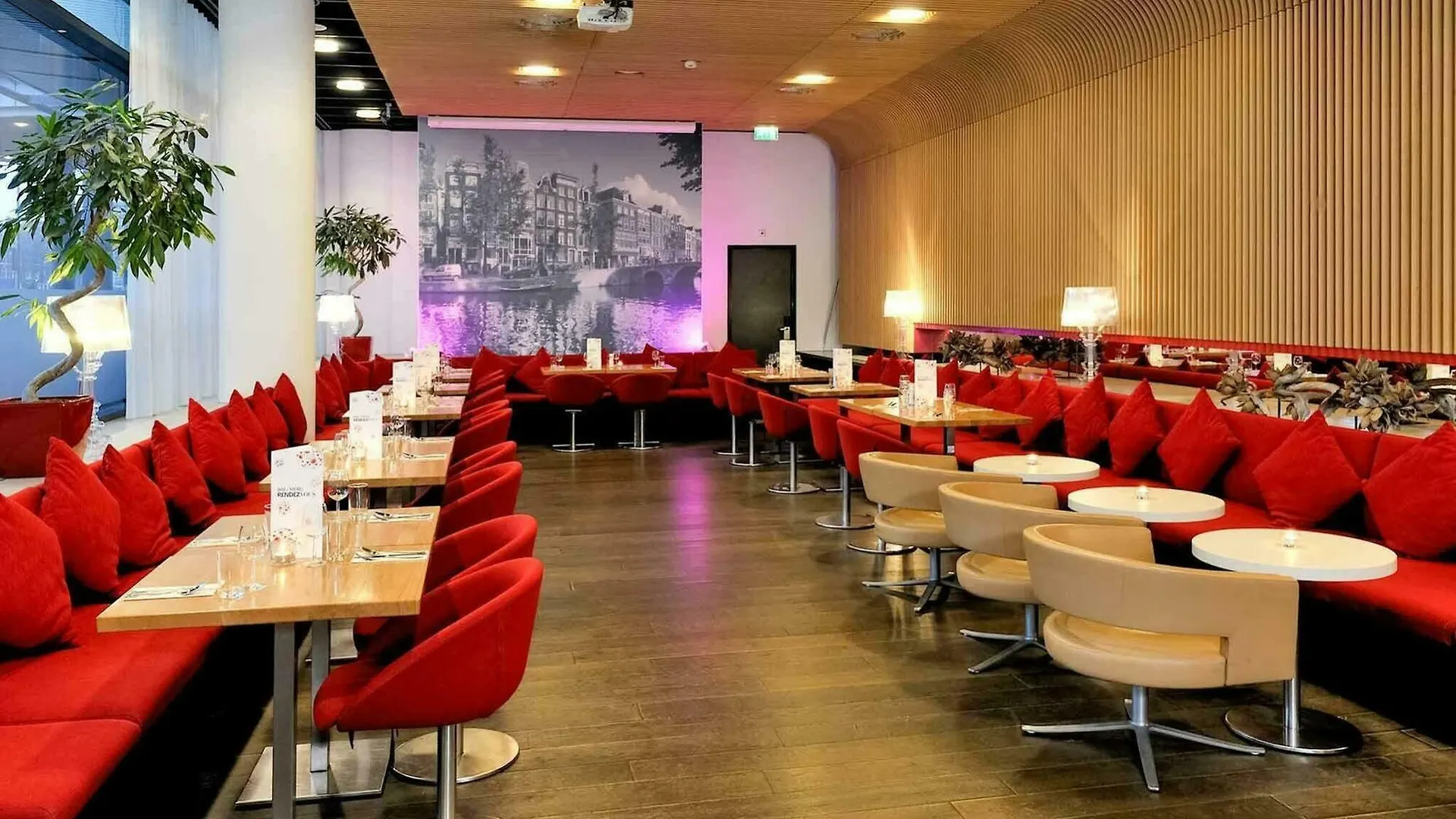 Ibis Amsterdam Centre Hotel