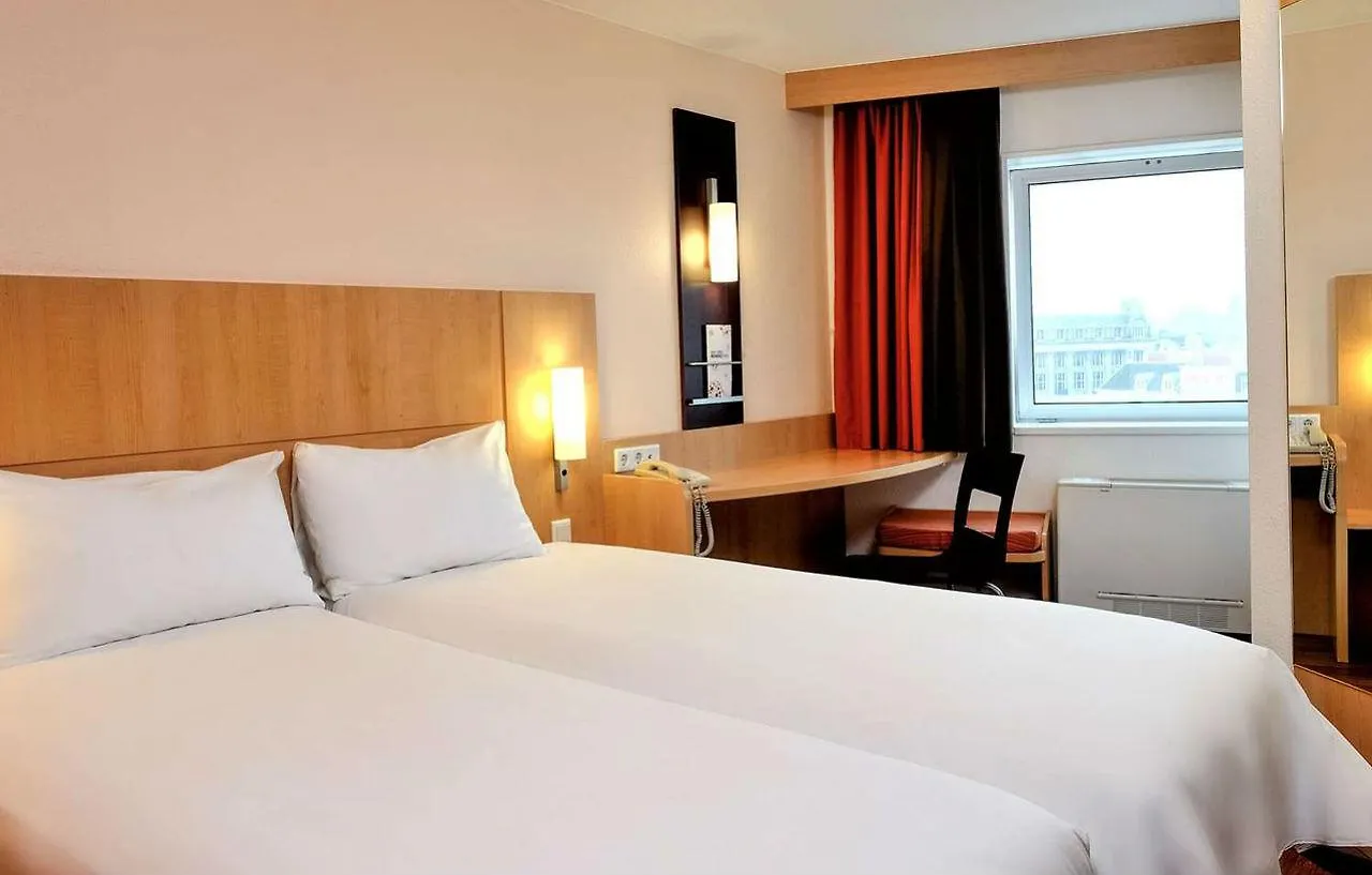 Ibis Amsterdam Centre Hotel 3*,